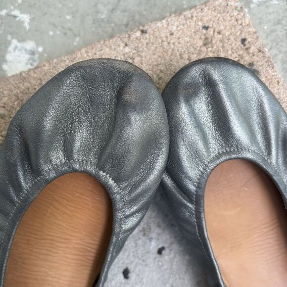 Tieks metallic silver ballet flats - Picture 8 of 8